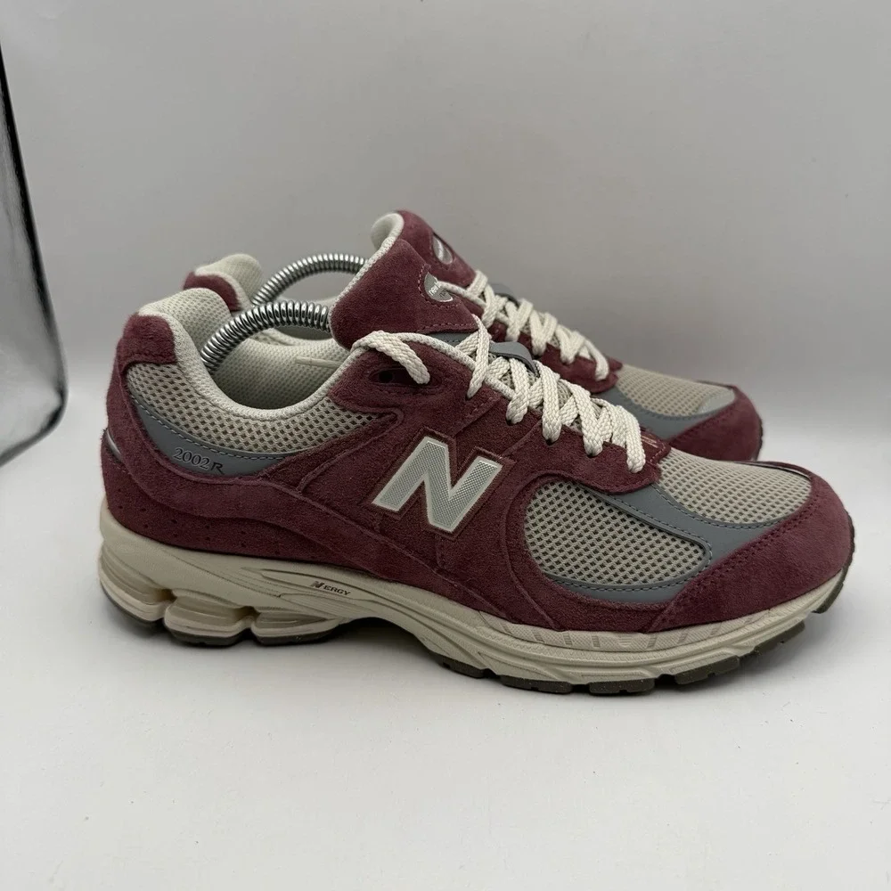 New Balance Men's Sz 8.5D 2002R Casual Sneaker Deep Red/grey |U2002RS| Womens 10